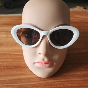 Elegant White Cat-Eye Sunglasses